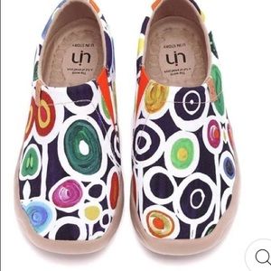 New UIN Slip On Size 9